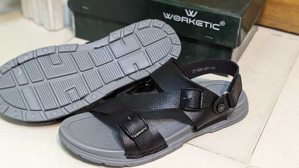 Lightweight  Sports Leather Sandal For Summer.